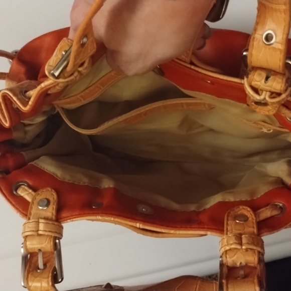 Purse - Picture 2 of 3